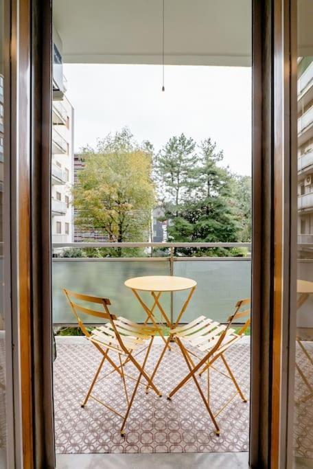 Luxury 1 Bedroom Apartment, Close To San Siro, Fiera And 10 Min Metro To Duomo Milano Exteriör bild