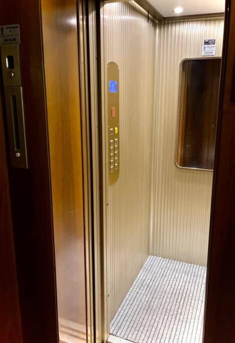 Luxury 1 Bedroom Apartment, Close To San Siro, Fiera And 10 Min Metro To Duomo Milano Exteriör bild