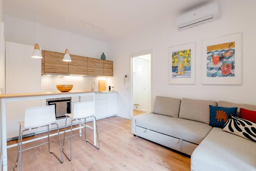 Luxury 1 Bedroom Apartment, Close To San Siro, Fiera And 10 Min Metro To Duomo Milano Exteriör bild