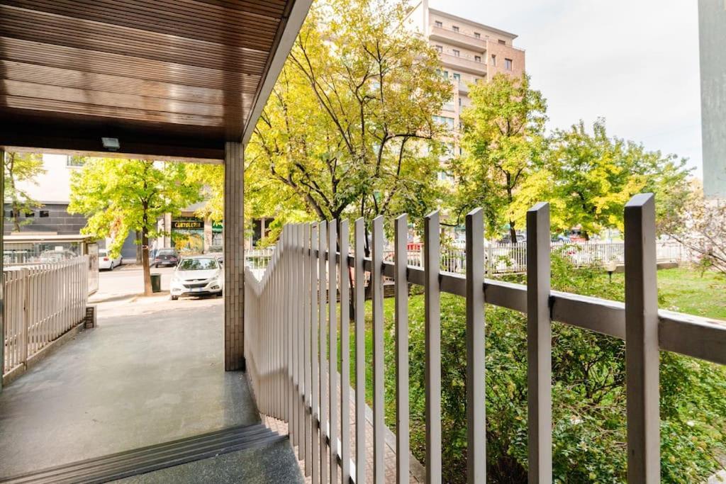 Luxury 1 Bedroom Apartment, Close To San Siro, Fiera And 10 Min Metro To Duomo Milano Exteriör bild
